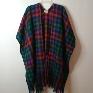 Nasharr designed by Gretchen Vintage Art to Wear Komono poncho. Wool blend.